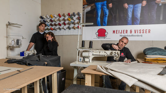 Waarom bouclé zoveel aandacht krijgt bij het herstofferen van banken