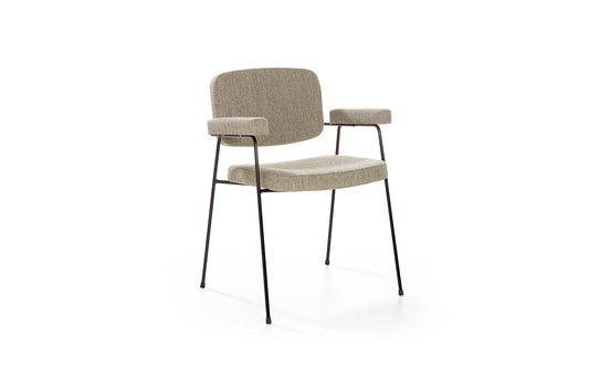 Specialistische herstoffering voor een compacte designkruk met tijdloze uitstraling